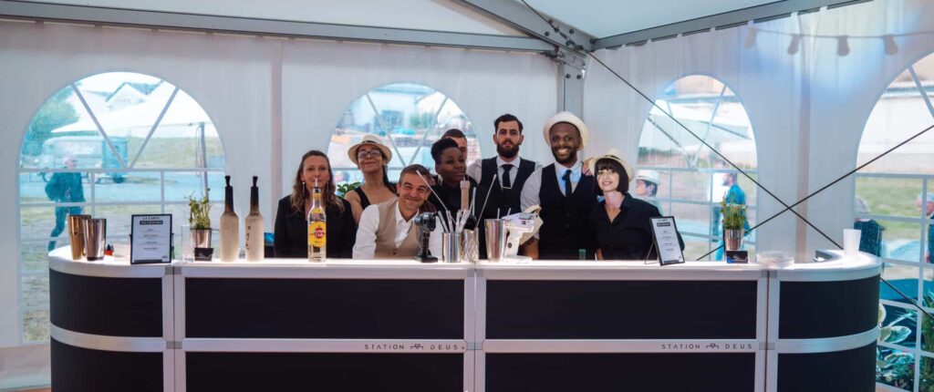Image de toute l'équipe de barman