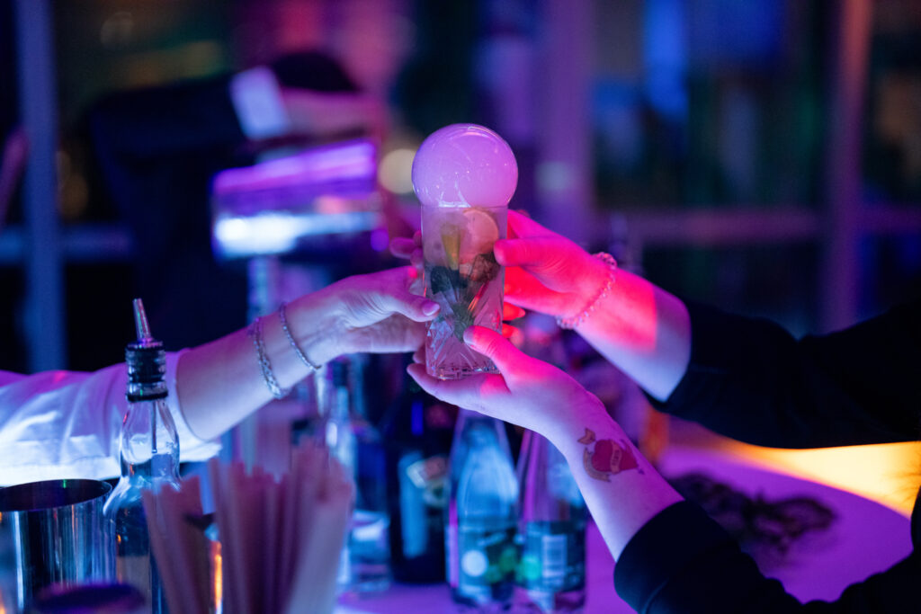Service d'un cocktail