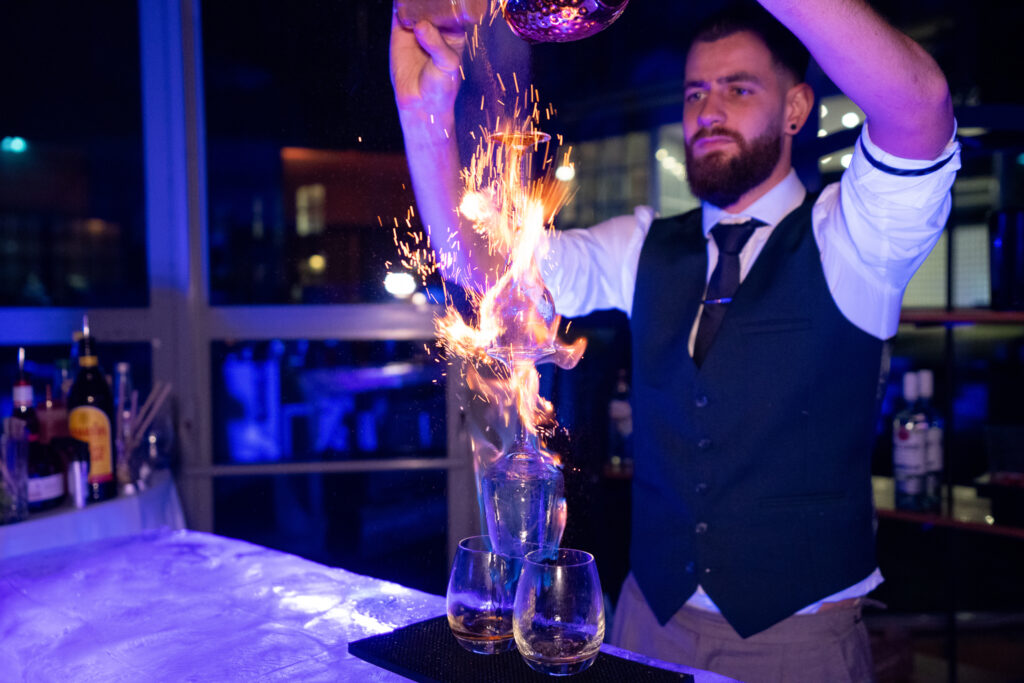 Spectacle Barman